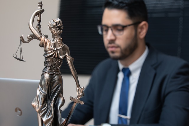law-lawyer-wealth-properties-640x480-31465285.jpeg