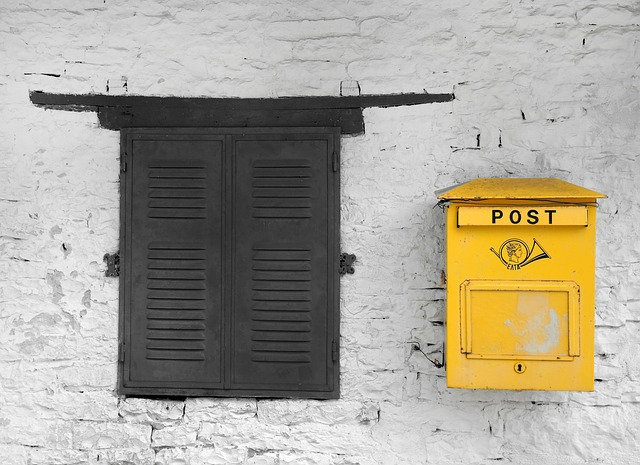 Personalize Your Mailbox: Unique Designs with Engravings & Heritage