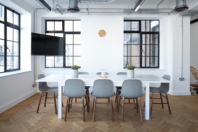 metal-furniture-640x480-46354984.jpeg