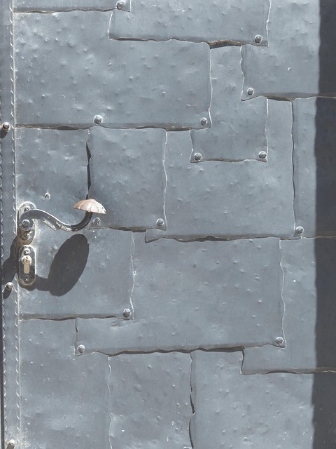 metal gate