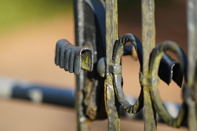 metal gate