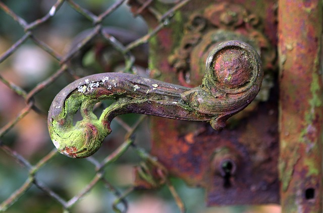 metal gate