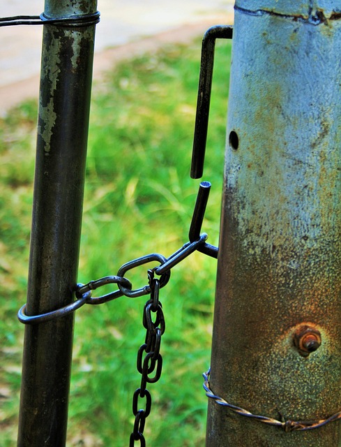 metal gate