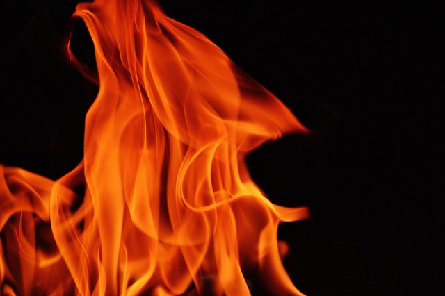 outdoor-fireplace-640x480-33855522.jpeg