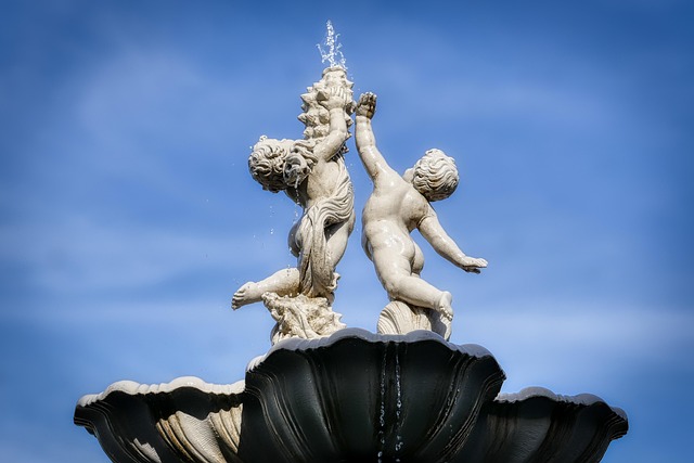 outdoor-fountain-water-feature-640x480-12264356.jpeg