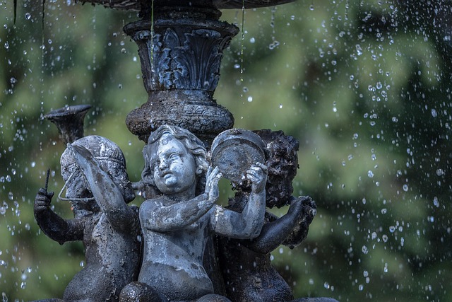 outdoor-fountain-water-feature-640x480-538986.jpeg