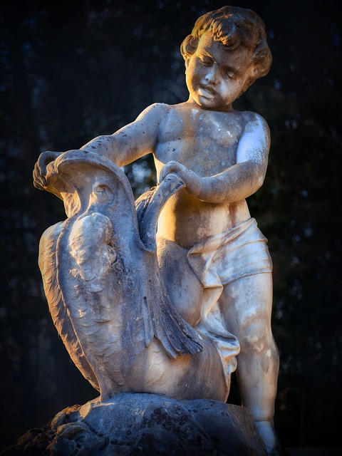 outdoor-fountain-water-feature-640x480-91145375.jpeg