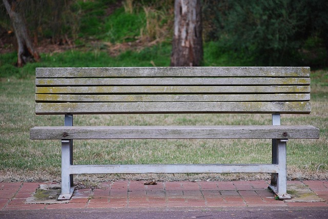 outdoor seating, outdoor seat