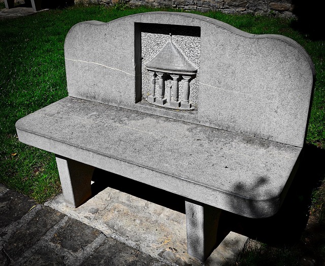outdoor-seating-outdoor-seat-640x480-27767025.jpeg
