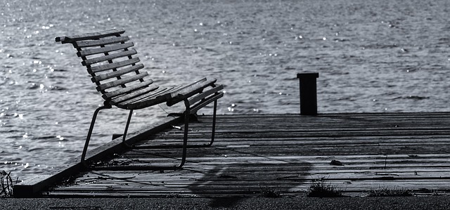 outdoor seating, outdoor seat