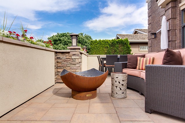 Weatherproof Seating: Choosing Durable Outdoor Comfort