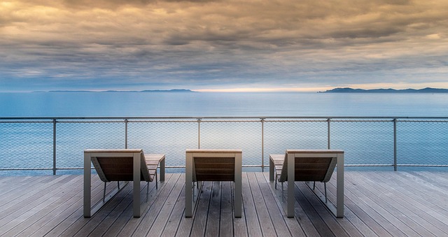 patio-outdoor-living-area-640x480-10417550.jpeg