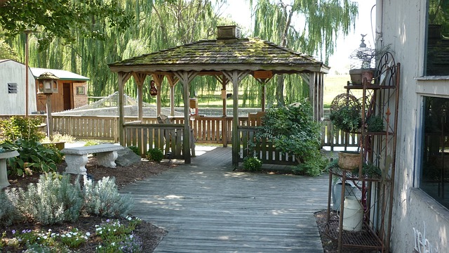 patio-outdoor-living-area-640x480-26982874.jpeg