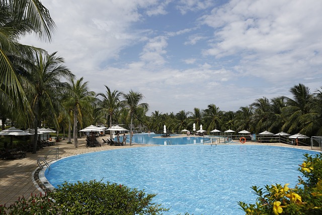 pool deck, pool surround, pool, swimming pool