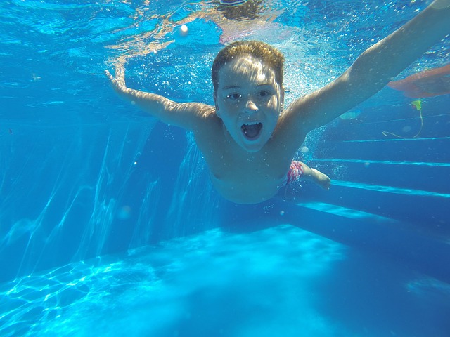 pool-deck-pool-surround-pool-swimming-po-640x480-34109006.jpeg