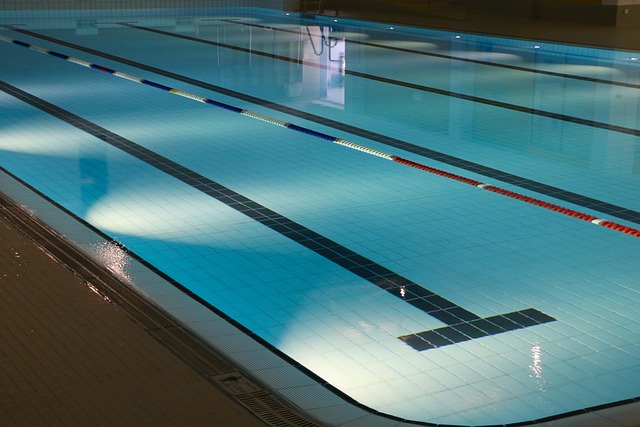 pool-deck-pool-surround-pool-swimming-po-640x480-94197403.jpeg