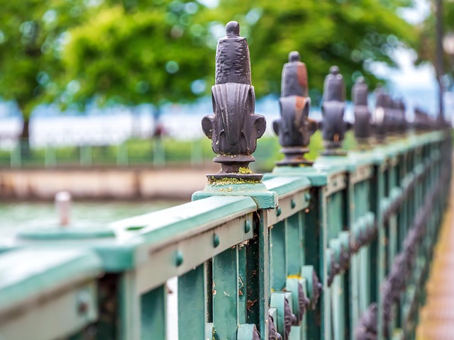 railing-640x480-17435857.jpeg