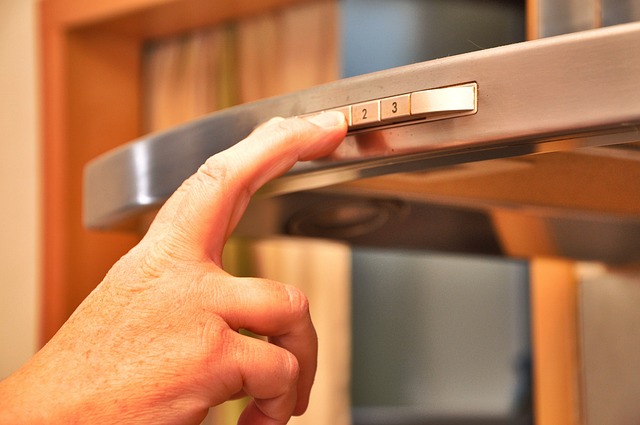range-hood-640x480-71440084.jpeg