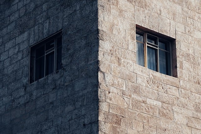 retaining-wall-640x480-36851589.jpeg