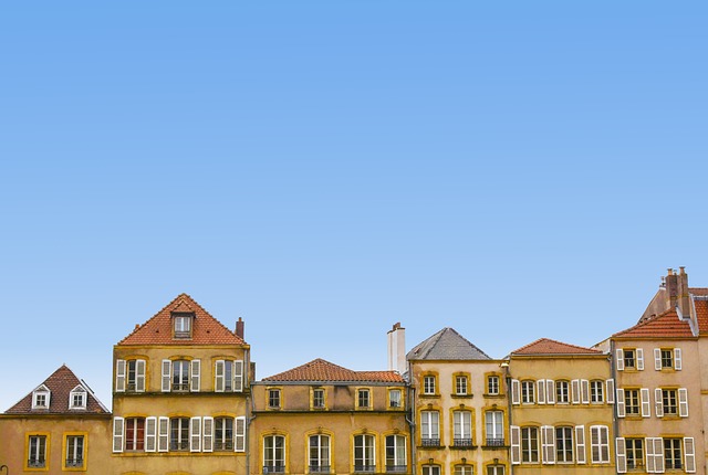 Unveiling Roof Secrets: Advanced Thermal Imaging for Durable Solutions