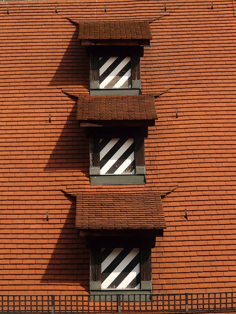 roof-house-roof-roofing-640x480-60309705.jpeg