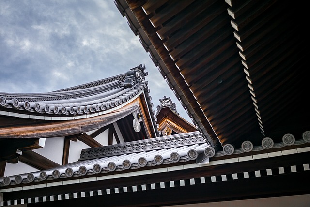 roof-roofing-house-roof-640x480-10137289.jpeg