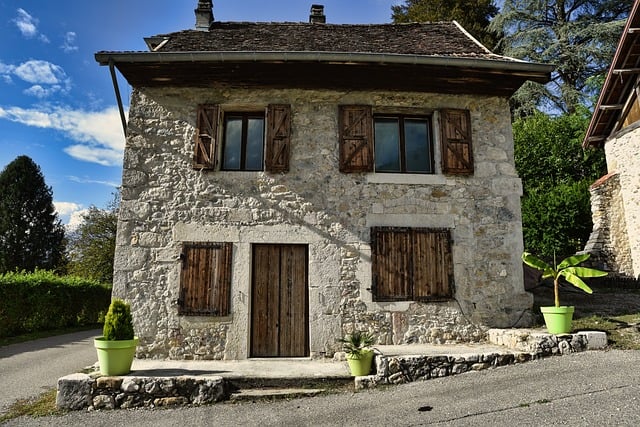 roof-roofing-house-roof-640x480-15060390.jpeg