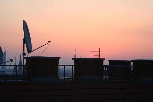 roof-roofing-house-roof-640x480-80829316.jpeg