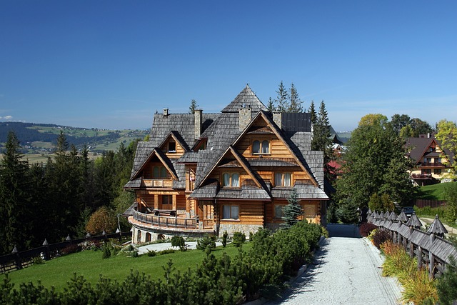 roof-roofing-shingle-roof-cedar-shake-640x480-66268678.jpeg