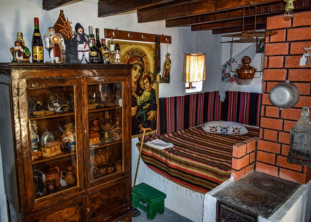 room-partition-rood-divider-house-house-640x480-24428040.jpeg