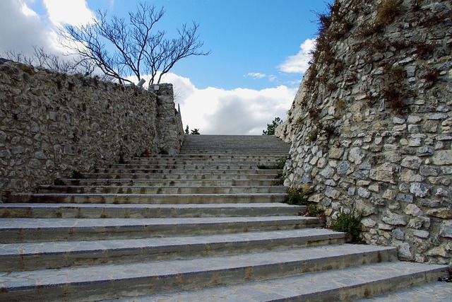 stair-640x480-70699629.jpeg