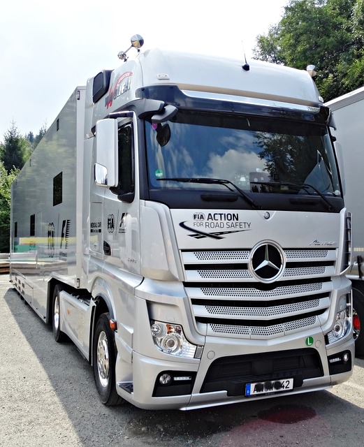 truck-trucking-truck-driver-640x480-76273357.jpeg