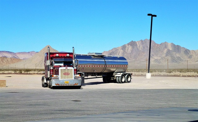 truck-trucking-truck-driver-640x480-99197001.jpeg