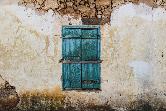 window-house-window-640x480-67171214.jpeg