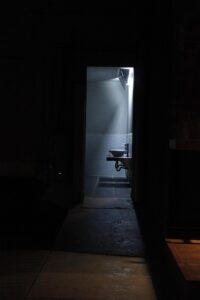 bathroom-640x480-91143368.jpeg