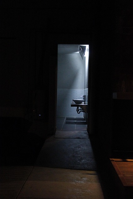 bathroom-640x480-91143368.jpeg