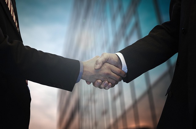 contract-business-business-meeting-busin-640x480-53414825.jpeg
