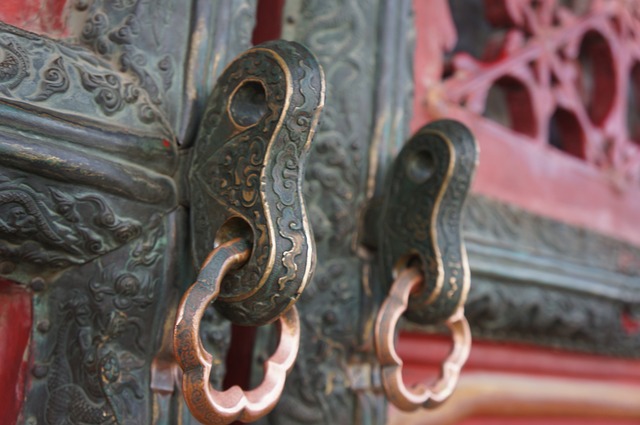 Extend Your Storm Door’s Life: Proven Maintenance for Longevity