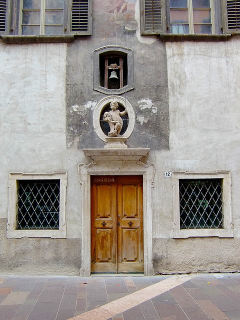door-door-lock-door-access-640x480-5803405.jpeg