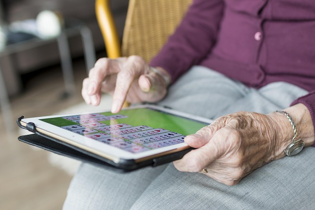 elderly-person-640x480-33236350.jpeg
