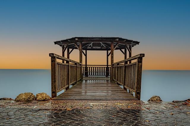 gazebo-640x480-97988840.jpeg