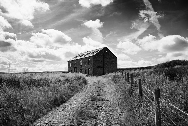 home-house-broken-house-640x480-100057.jpeg