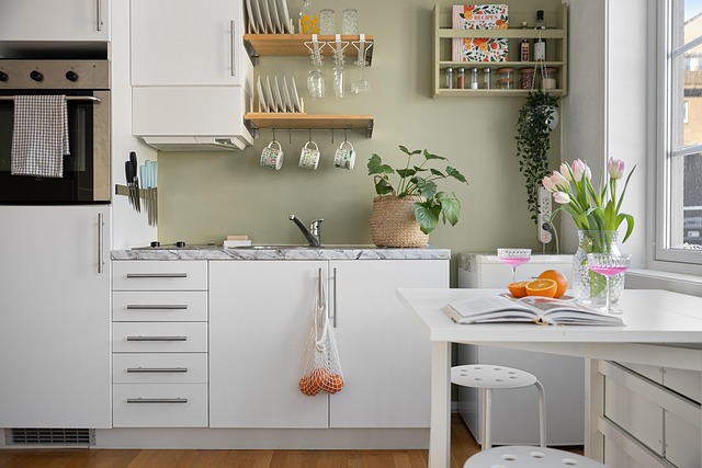Minimize Maximize: Decluttering Tips for Efficient Small Space Design