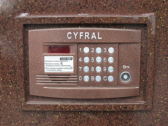 house-door-lock-home-security-home-lock-640x480-20981492.jpeg