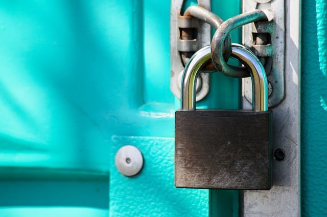house-door-lock-home-security-home-lock-640x480-26561391.jpeg