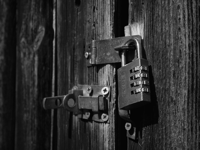 house-door-lock-home-security-home-lock-640x480-82947780.jpeg