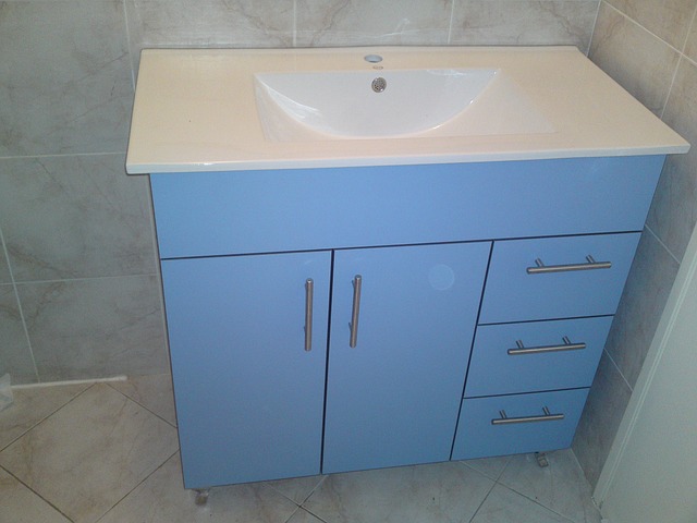 kitchen-countertop-kitchen-island-counte-640x480-60612209.jpeg