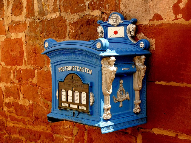 mailbox-640x480-32429070.jpeg