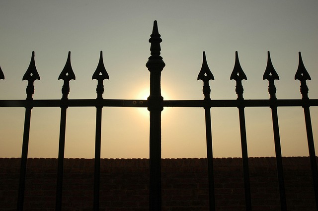 metal gate