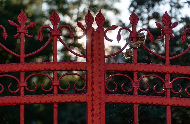 metal gate